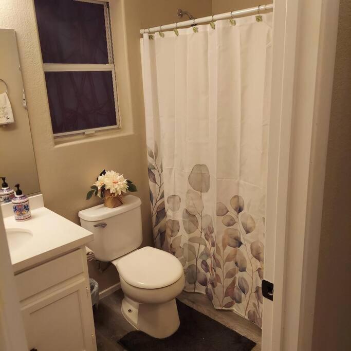New Beautifully Remodeled Home In Las Vegas Bagian luar foto
